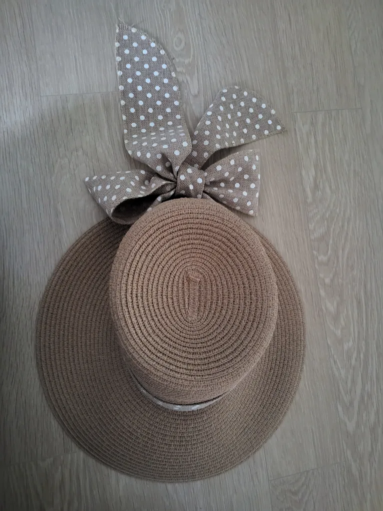밀짚 리본 모자