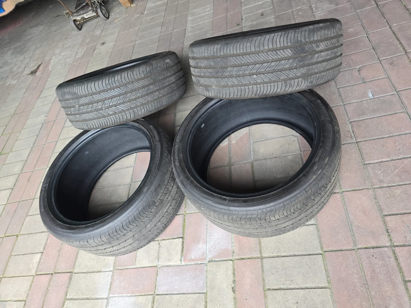 중고타이어 20인치  거의 신품