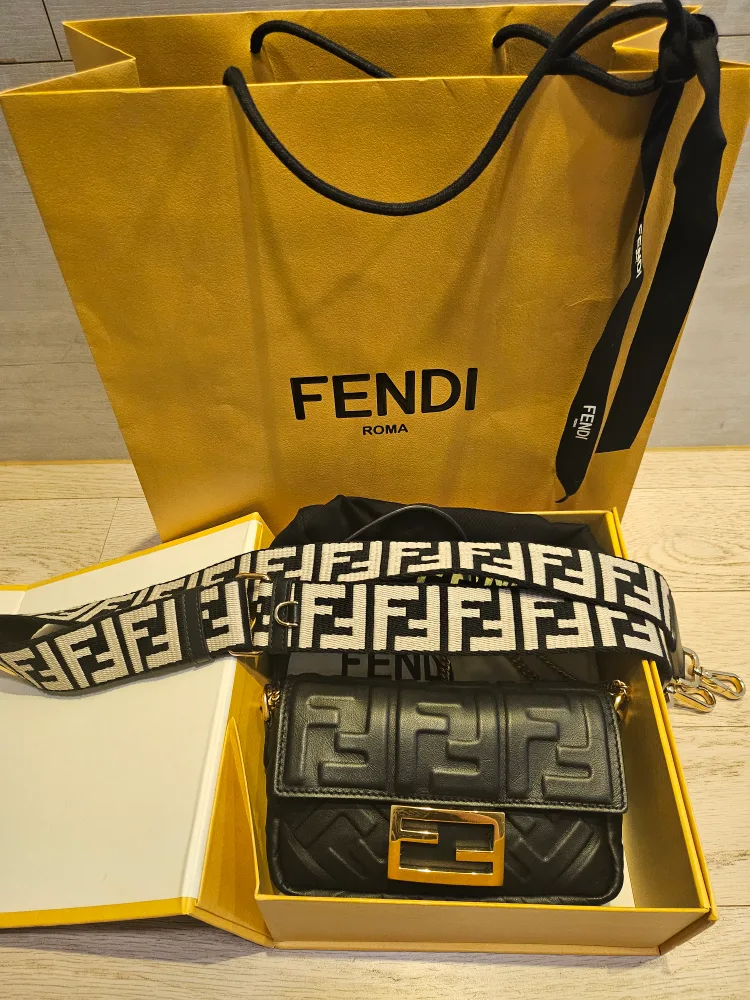 펜디 바게트 미니백 블랙