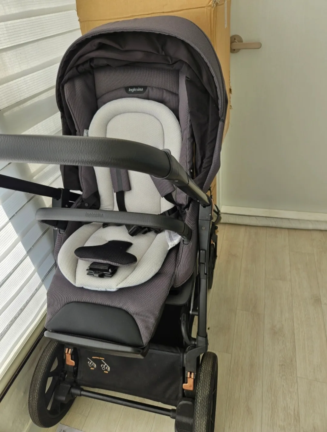 잉글레시나 앱티카 XT 유모차 (디럭스유모차) 판매합니다.