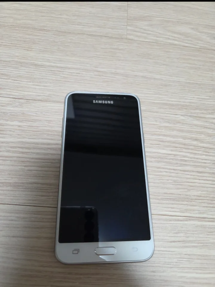 삼성 갤럭시J3 2016 8GB