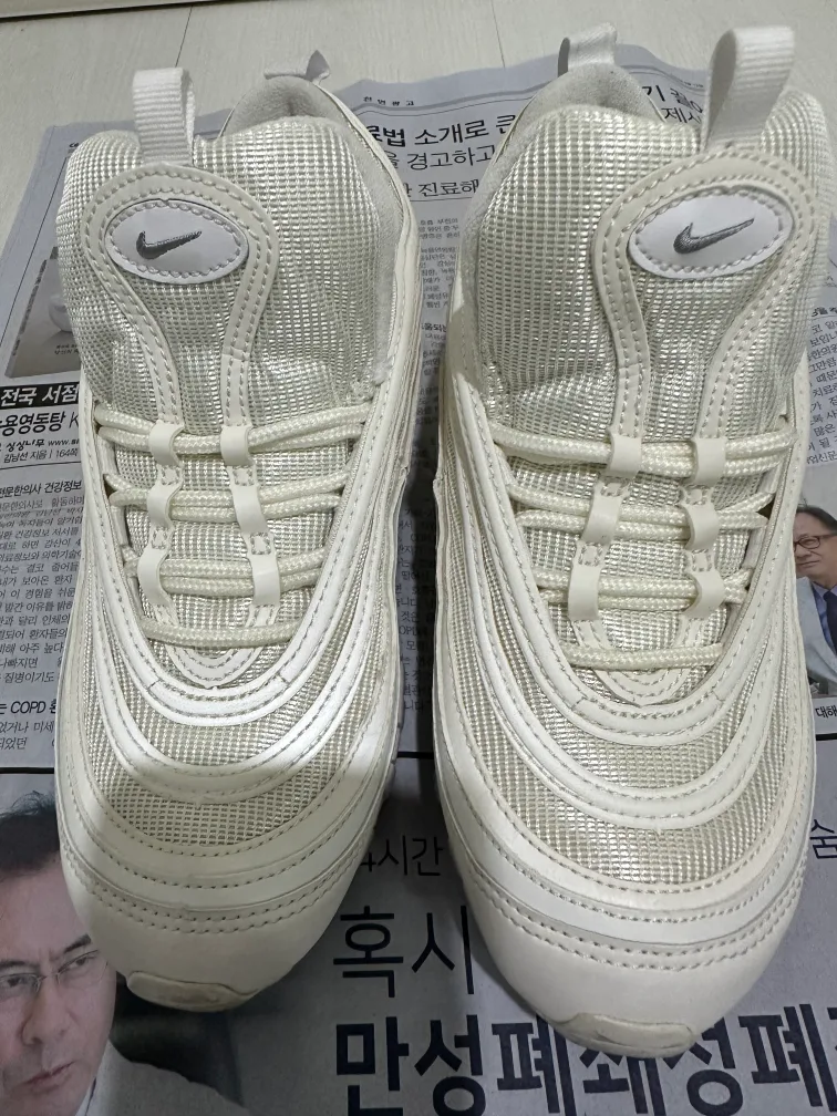 나이키 에어맥스 97 화이트 245 (중고)