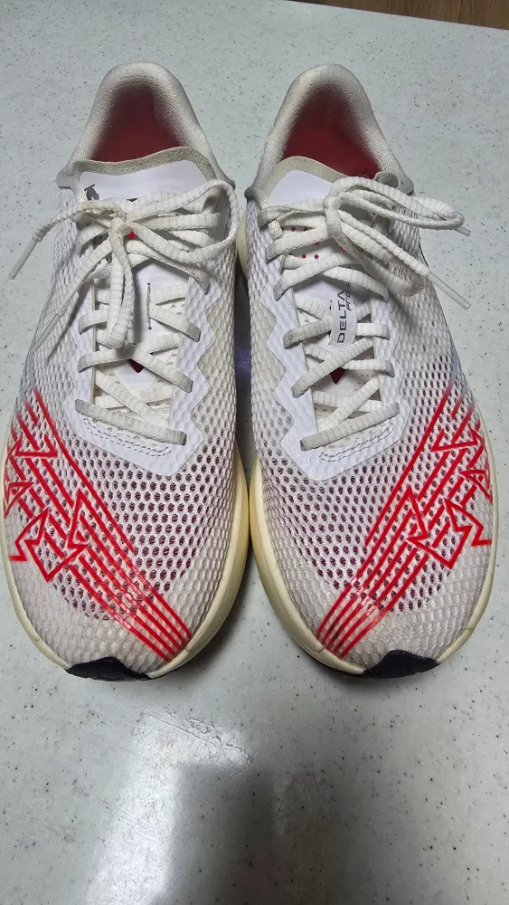 데상트 델타프로 EXP 런닝화 280 팝니다.