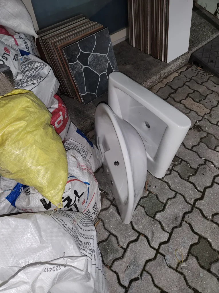 중고 세면기 볼 2대 가져가세요