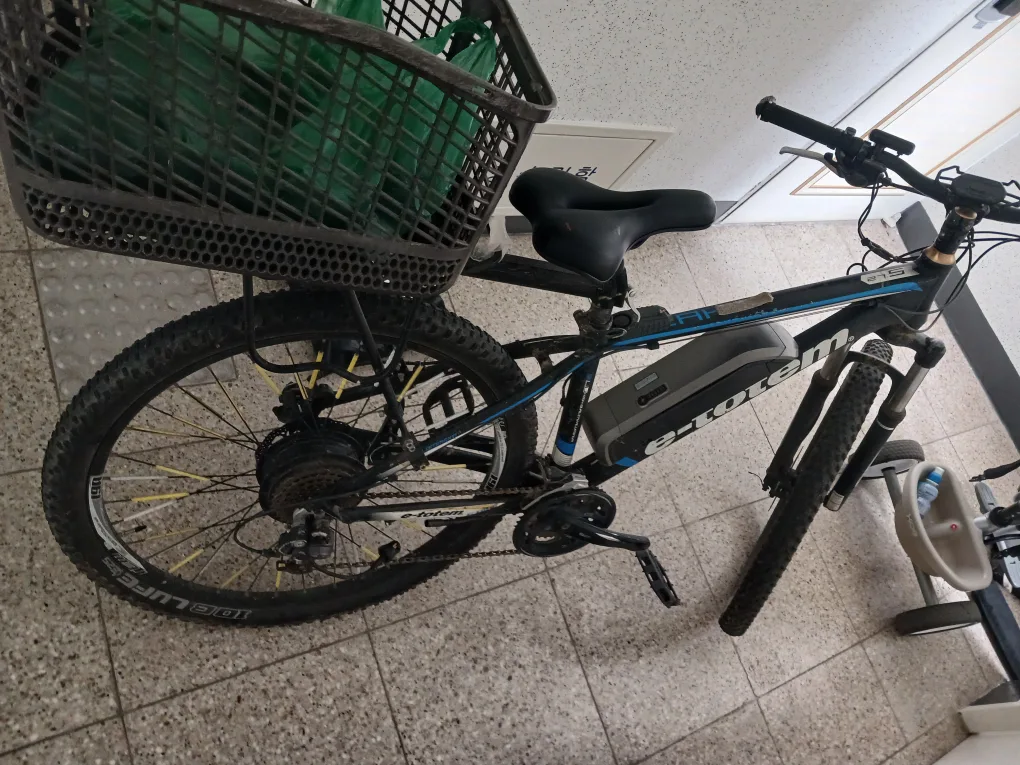 중고로 30주고샀던 전기자전거 판매합니다