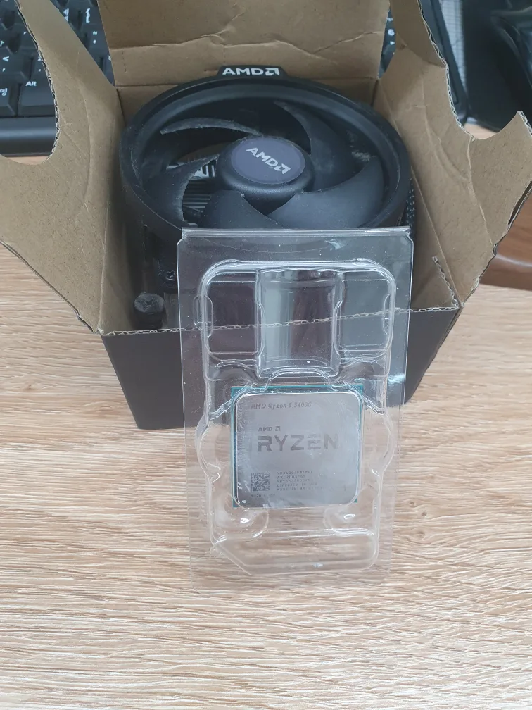 AMD Ryzen 5 3400G CPU 중고 팝니다