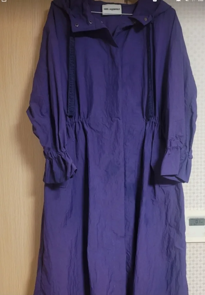 칼 라거펠트 퍼플 후드 트렌치코트  [66사이즈 (원가격 16만원) 60% 이상 세일] (미착용 새제품)
