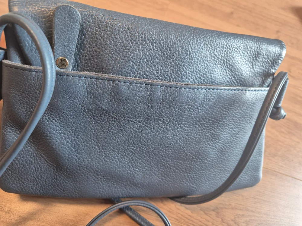 가죽 미니 숄더크로스백 팝니다