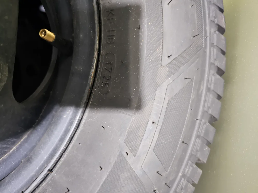 중고 타이어 봉고1.2톤