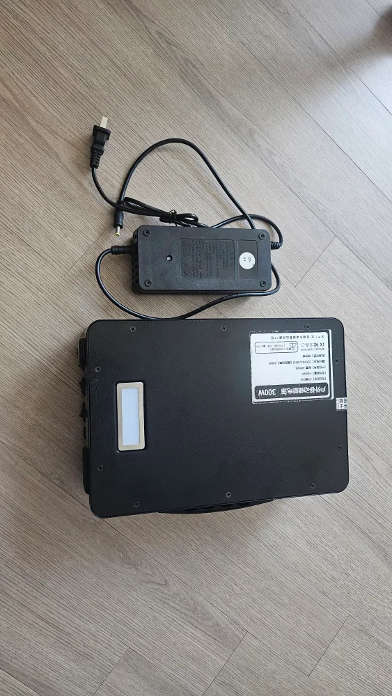 300W 휴대용 파워뱅크