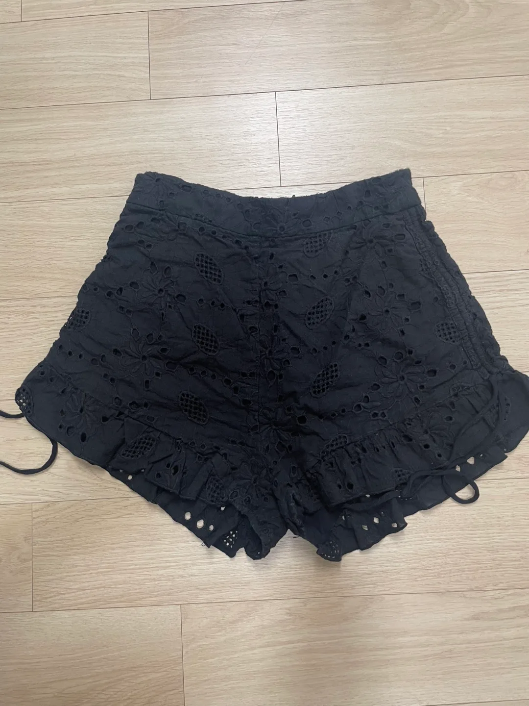 Tiger Mist 여성 블랙 펀칭 핫팬츠 XS