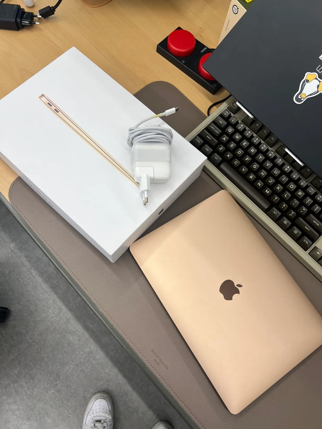 2020 맥북에어 레티나 13인치 기본형 (i3인텔칩/256GB/램8GB)