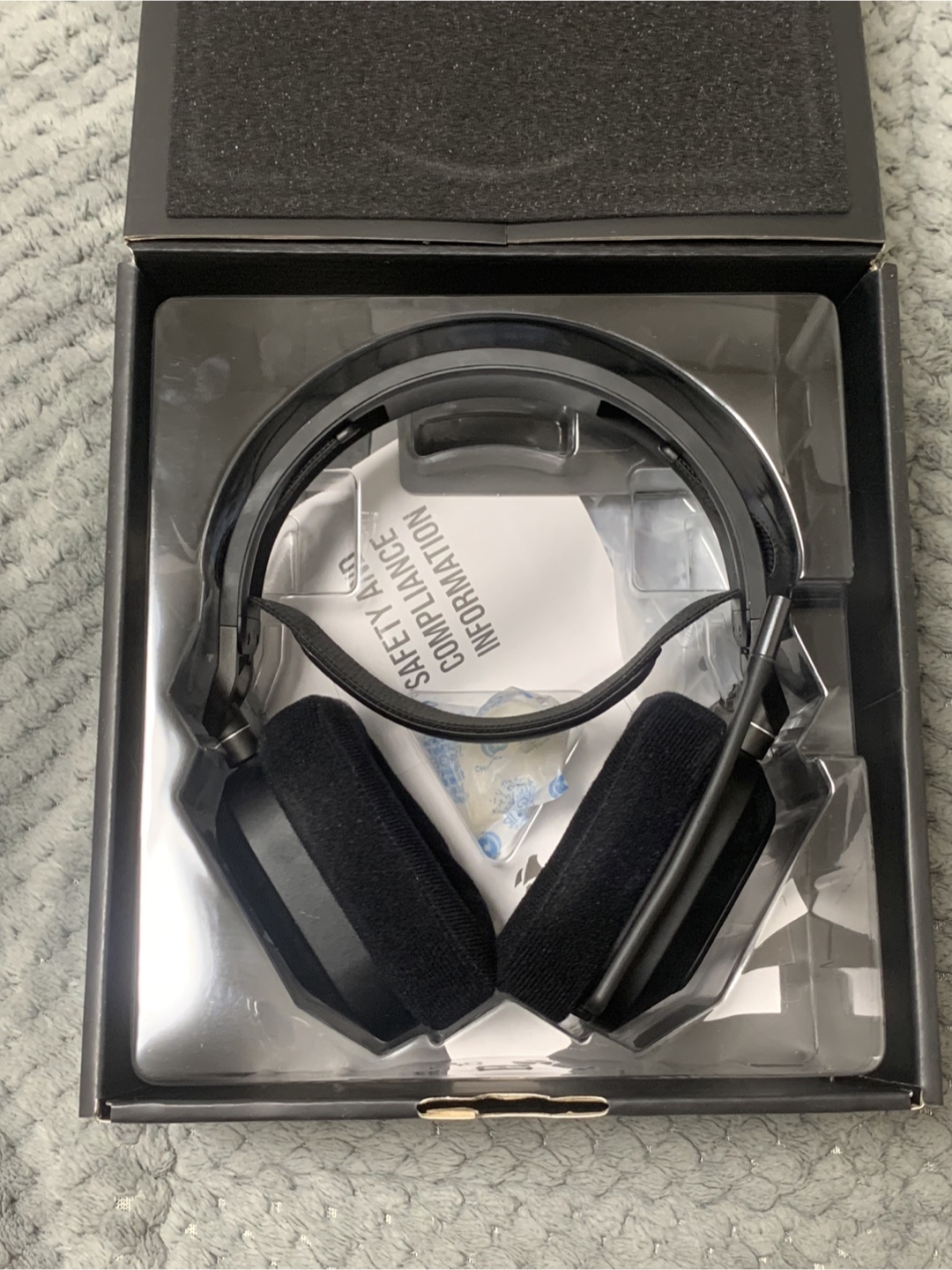 한성 모니터 커브드 울트론 2767c 팔아요~