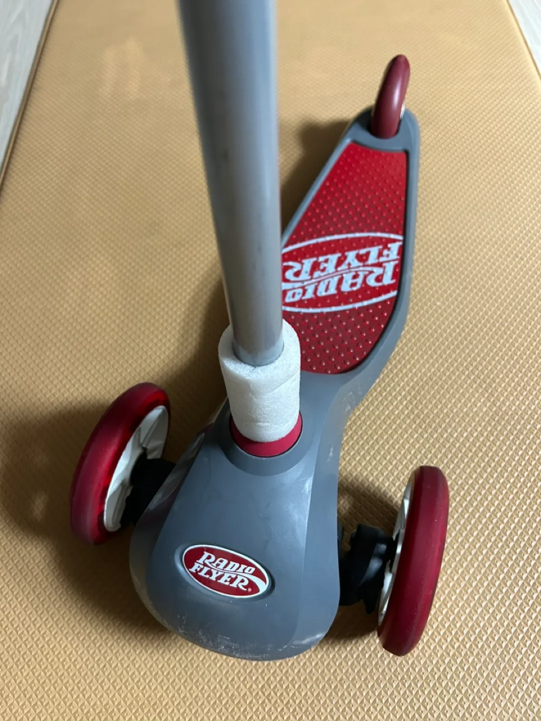 중고 Radio Flyer 라디오 플라이어 키즈 퀵보드와 헬멧