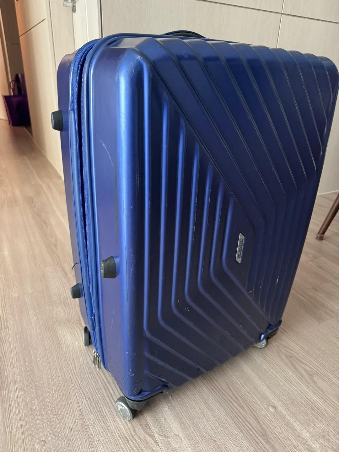 중고 아메리칸 투어리스터 캐리어 27인치 (확장지퍼 없음)