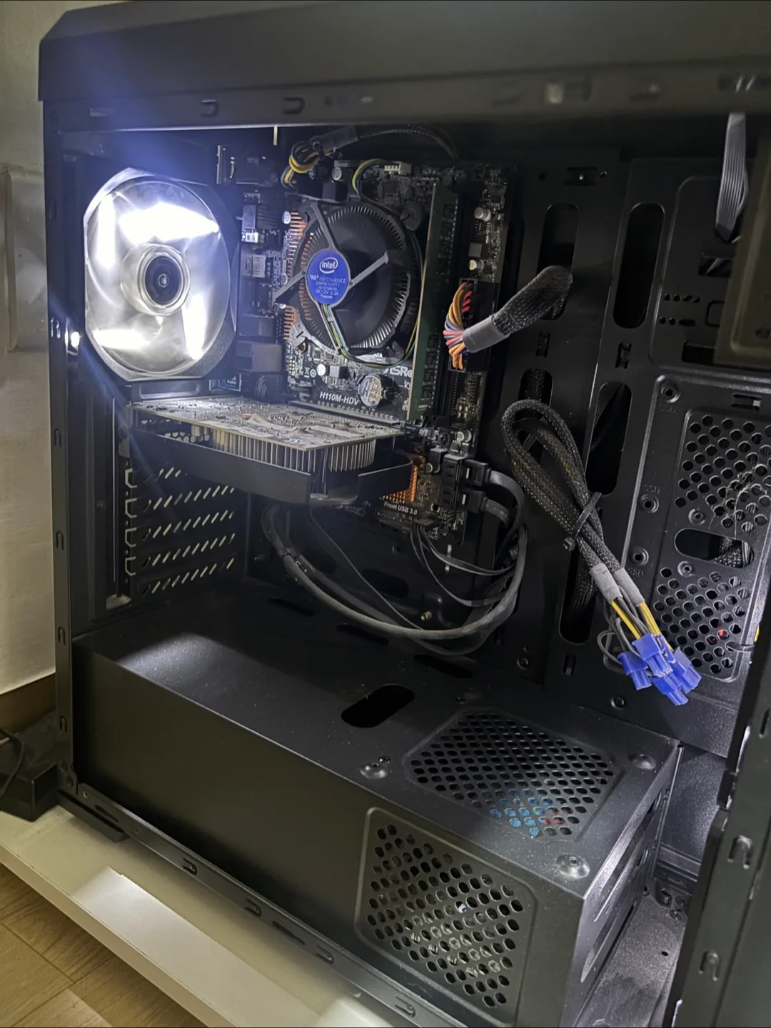 롤·피파·서든 잘 돌아가는 데스크탑 + 144Hz 게이밍 모니터 세트 팔아요