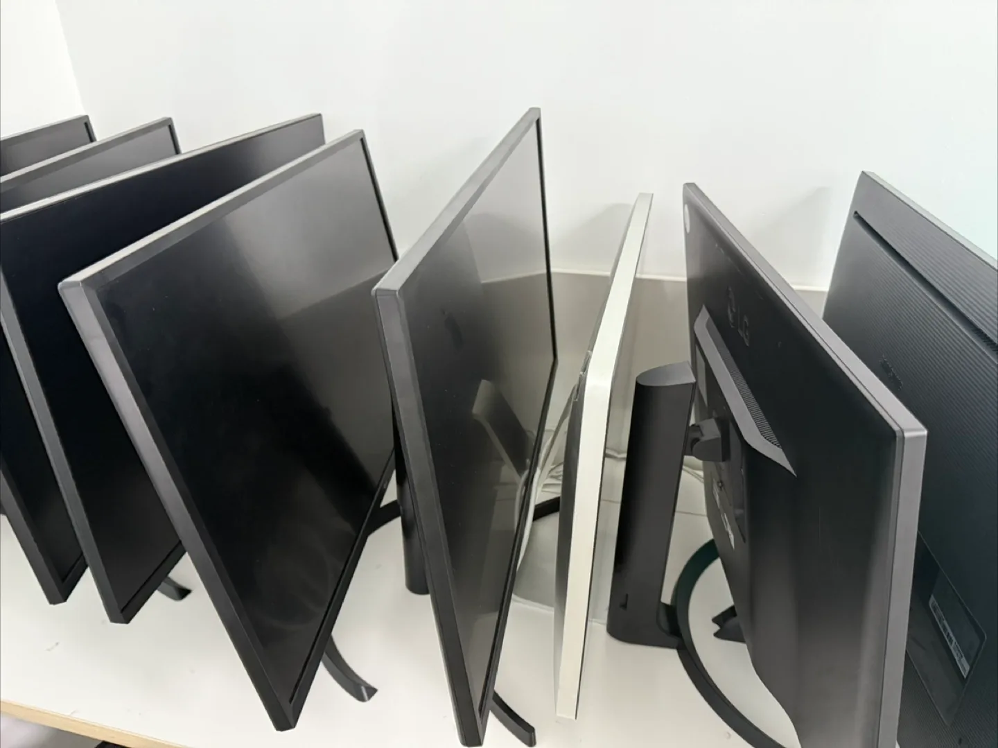 LG, Samsung, 모니터