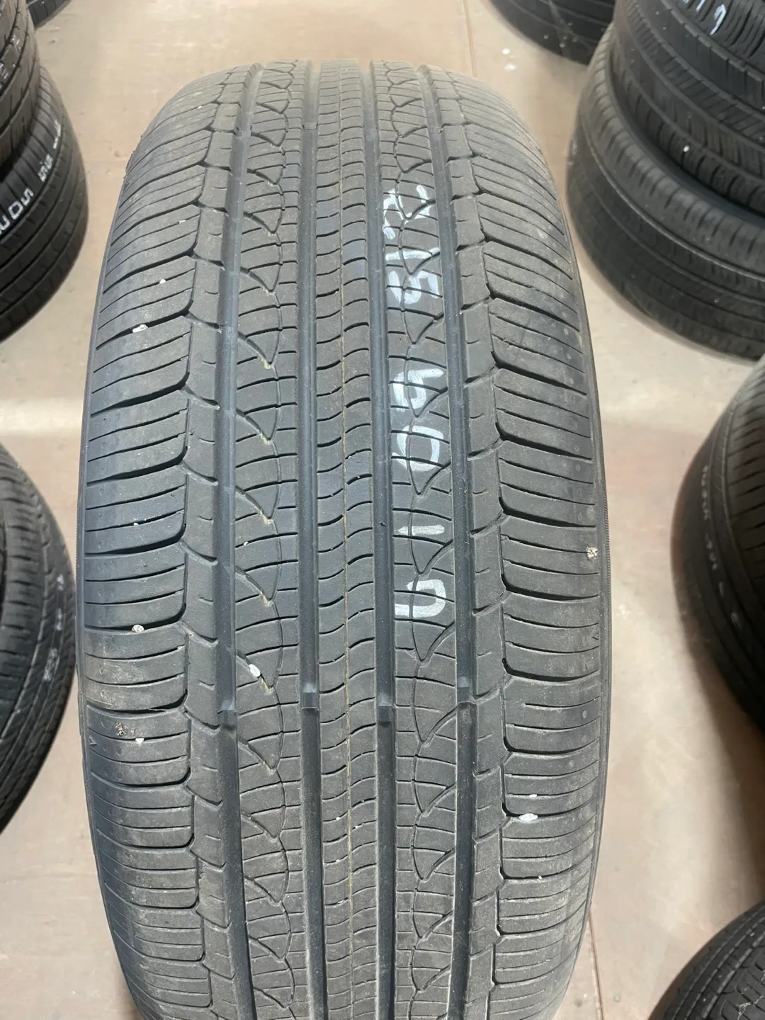 21,22년식 215 60 17 중고 타이어 넥센 AH8 모델 2개 판매합니다
