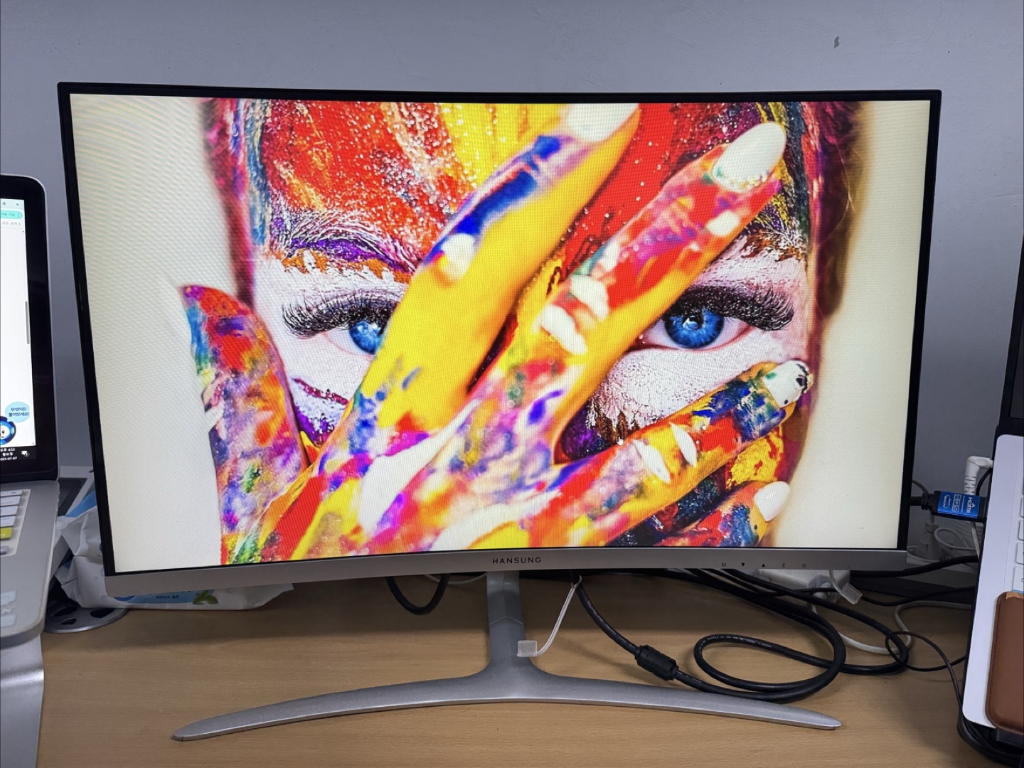 한성컴퓨터 ULTRON 2757C 커브드 144Hz