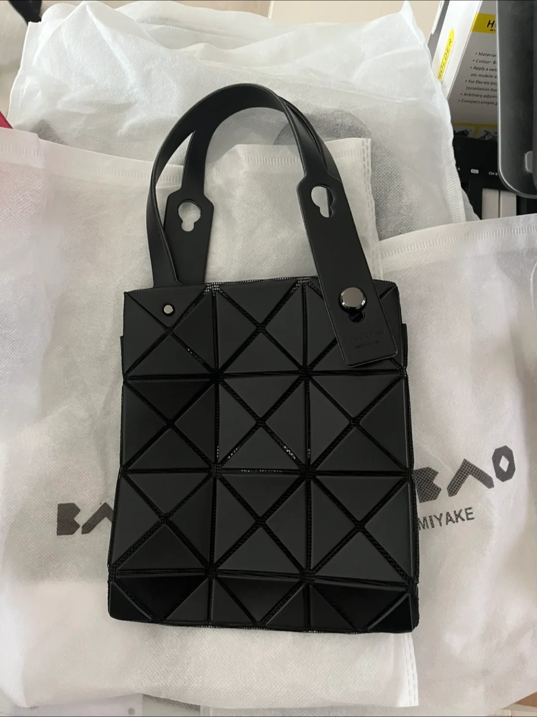 이세이미야케 바오바오 캐럿백 미니 블랙 민트급 중고