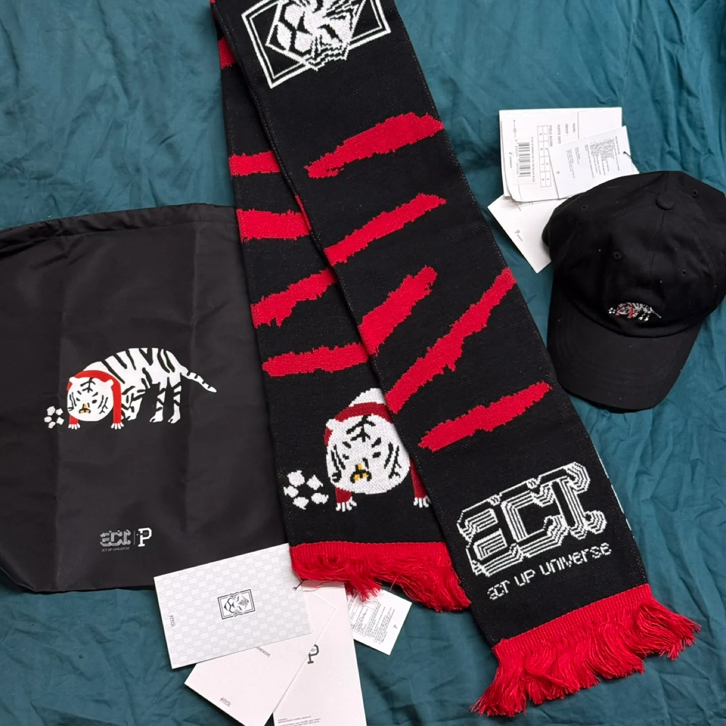 Act up x 오버더피치 x 축구 국대팀 콜라보 새상품