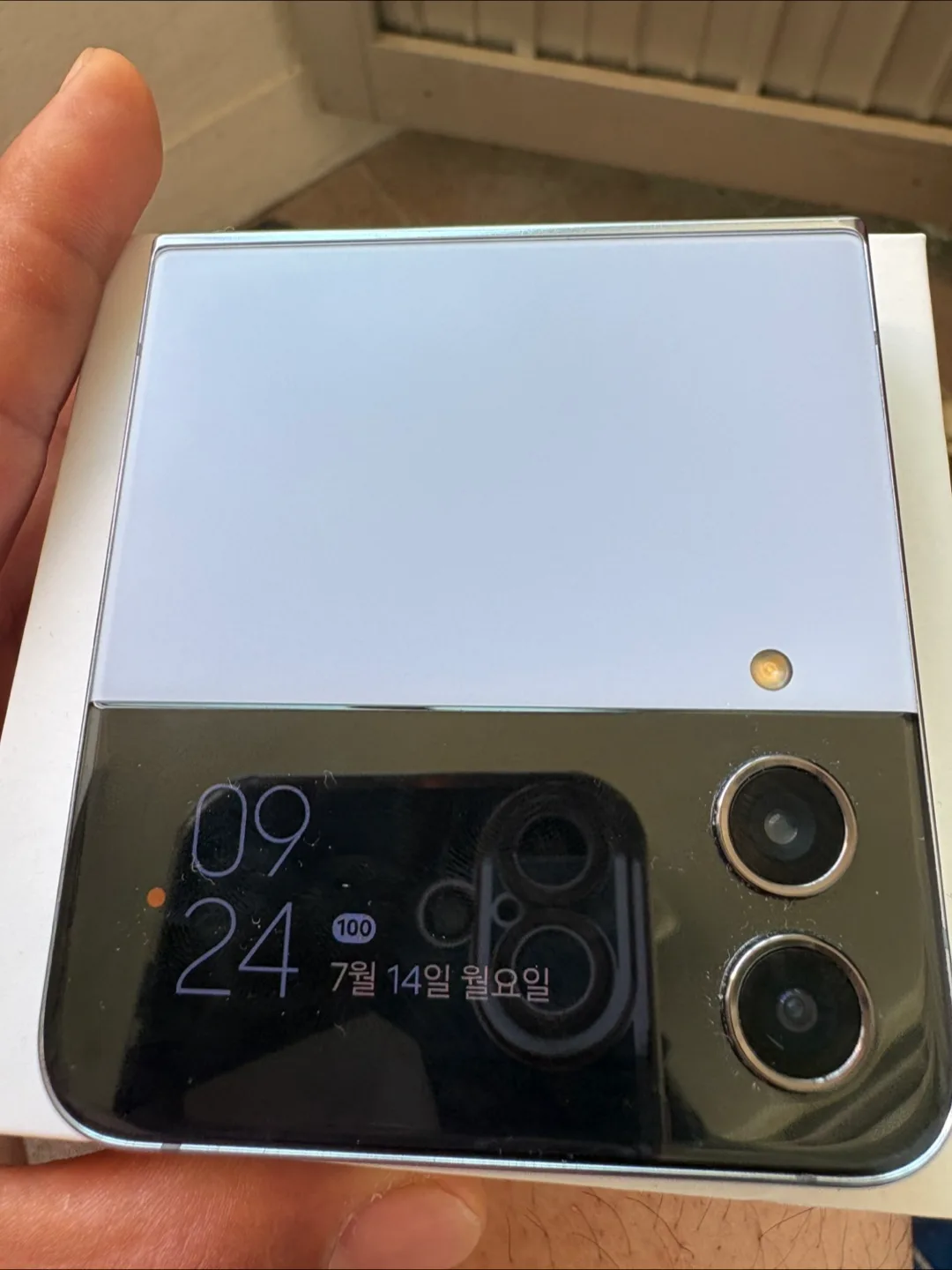 갤럭시 Z 플립4 깨끗한 중고폰