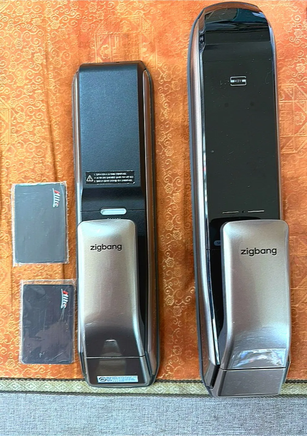 직방 도어락 P51RCXK 다크실버 23년도 중고 팔아요~