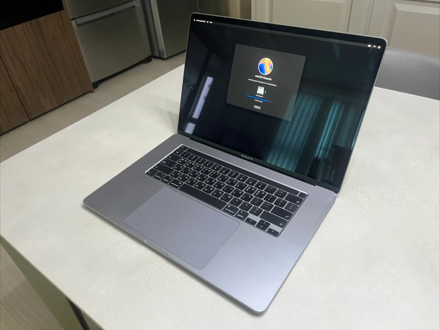 2019맥북프로 16인치  i9 / 32G / 2TB 스페이스 그레이