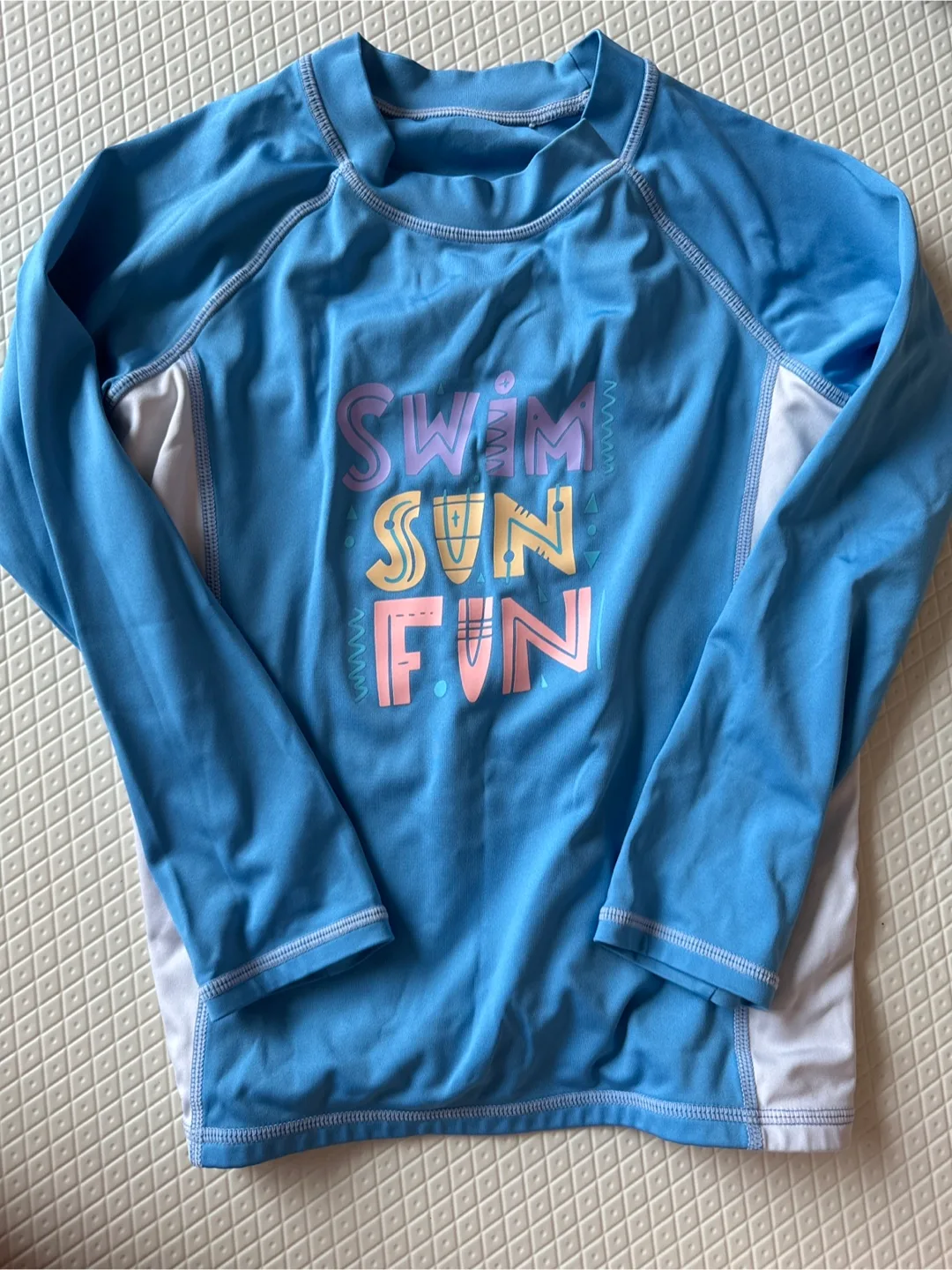 아레나 래쉬가드 사이즈 65