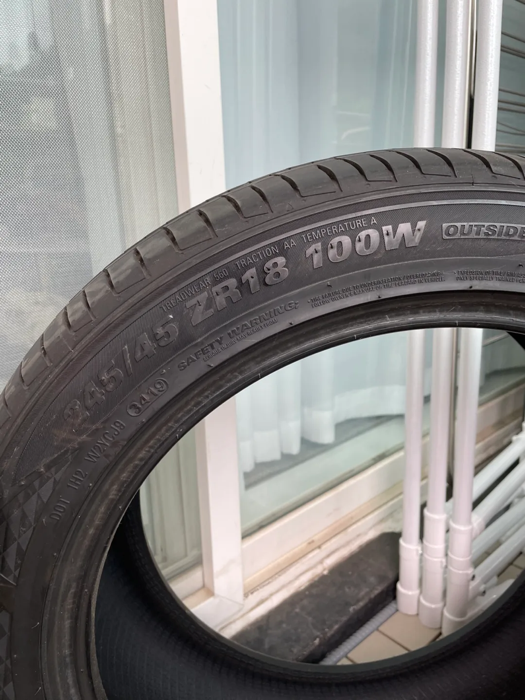 금호 마제스티 245 45 18 중고타이어