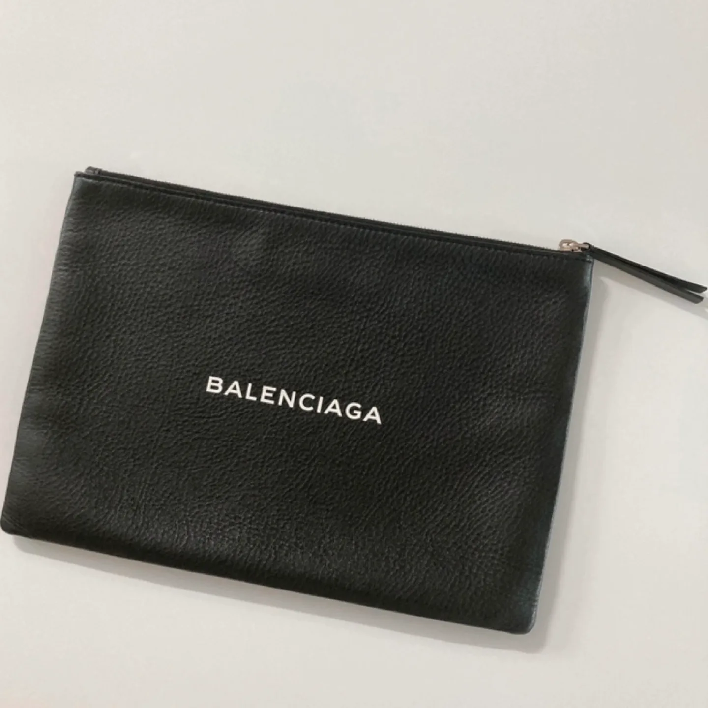 발렌시아가 블랙 파우치