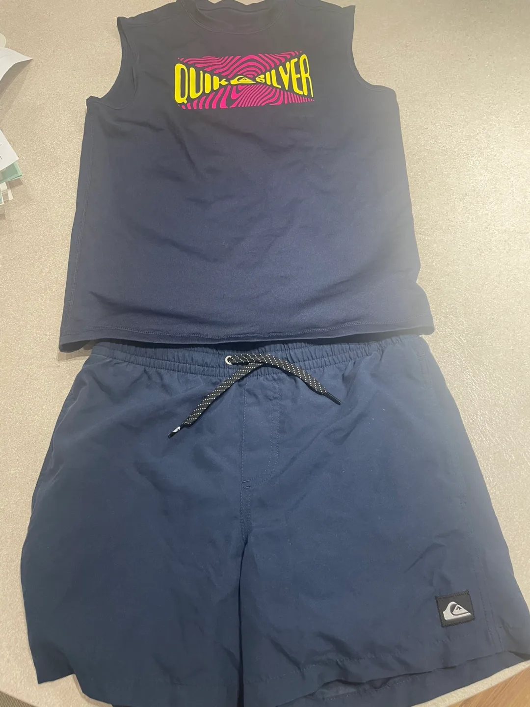 퀵실버 키즈 14y 민소매 수영복 래쉬가드 티셔츠 반바지 세트