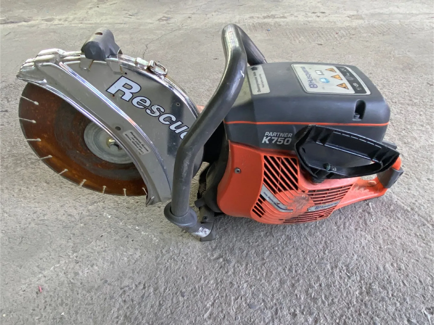 중고 허스크바나 K750 레스큐 컷쏘 판매 합니다