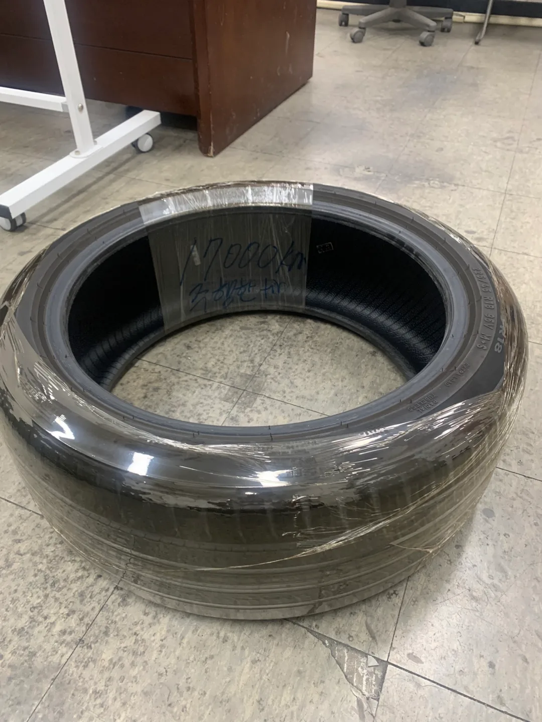 중고타이어 225/45/18 판매합니다