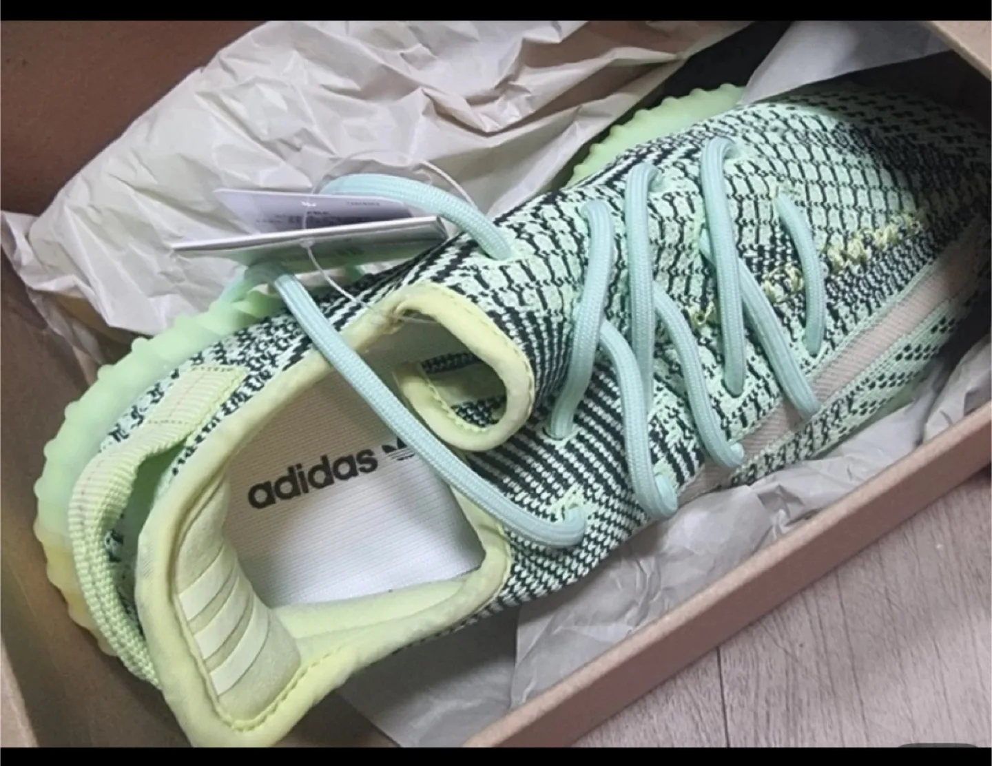 아디다스 이지부스트 350 V2 이즈릴 논리플렉티브 FW5191