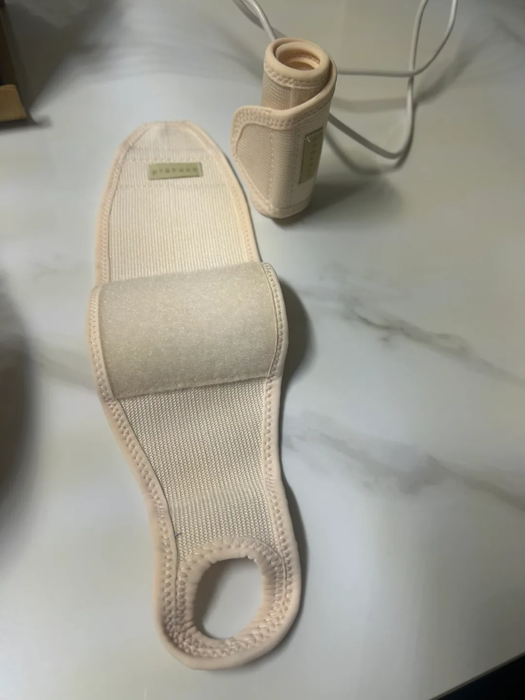 프라하우스 손목 보호대