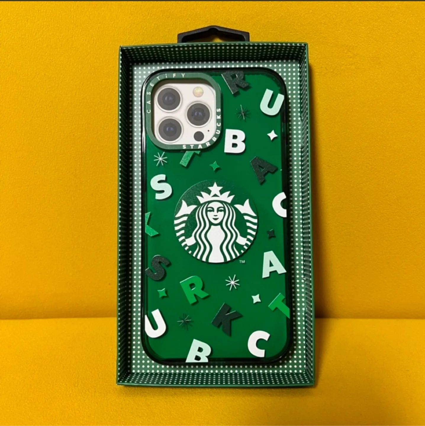 케이스티파이 x 스타벅스 아이폰 13 프로 맥스 케이스 (중고) 판매합니다.