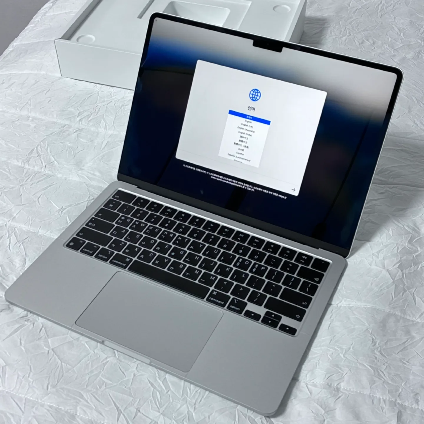 맥북에어 M2 13인치 실버 8코어 8GB (사이클 7 완전새거) + 애플마우스