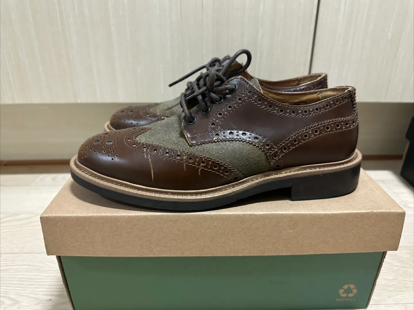 장까를로모렐리 250~255사이즈 윙팁 중고