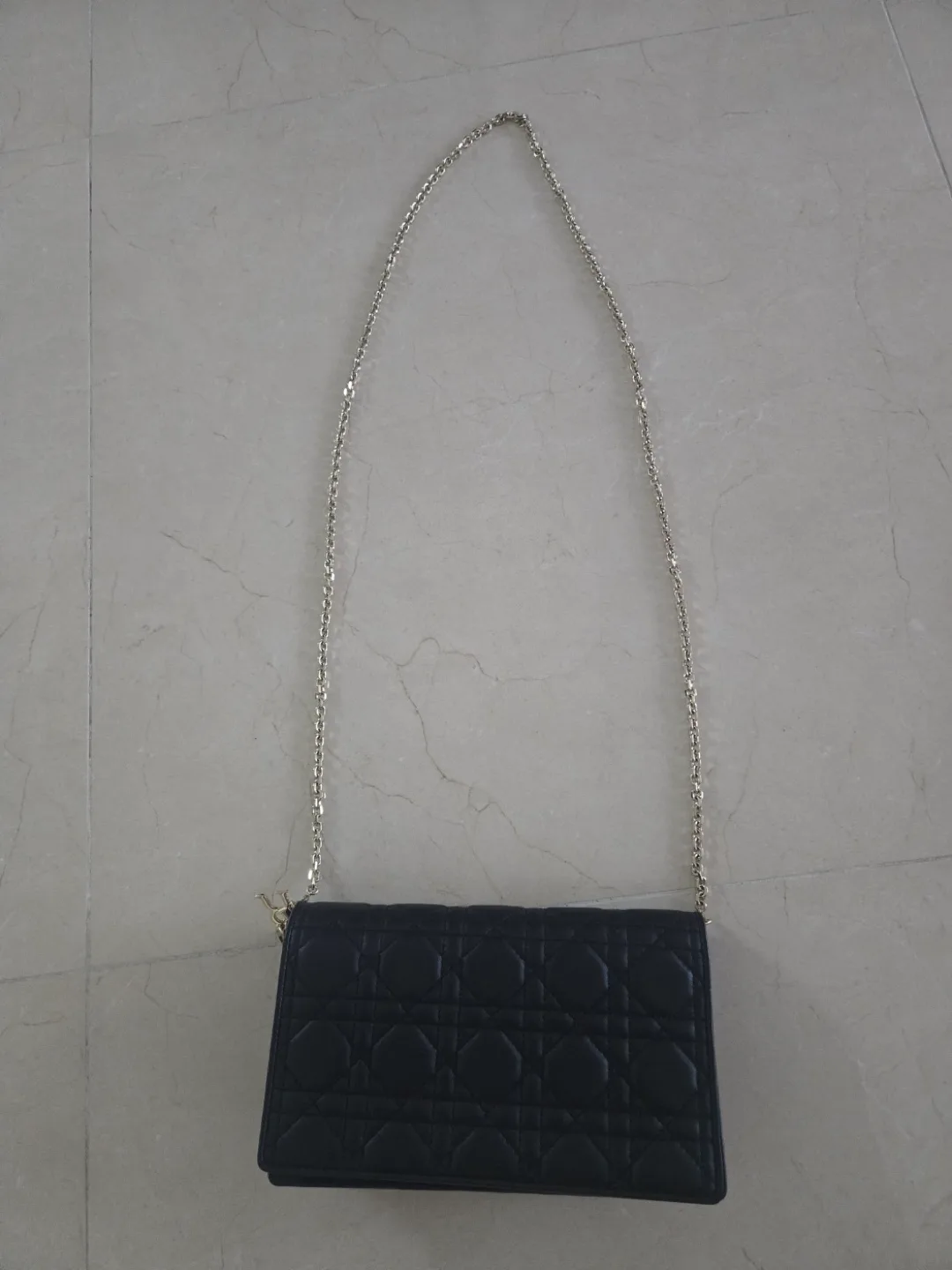 레이디 디올 dior 파우치백(골드체인) 중고 판매(공홈 구매, 결제내역 공유 가능)