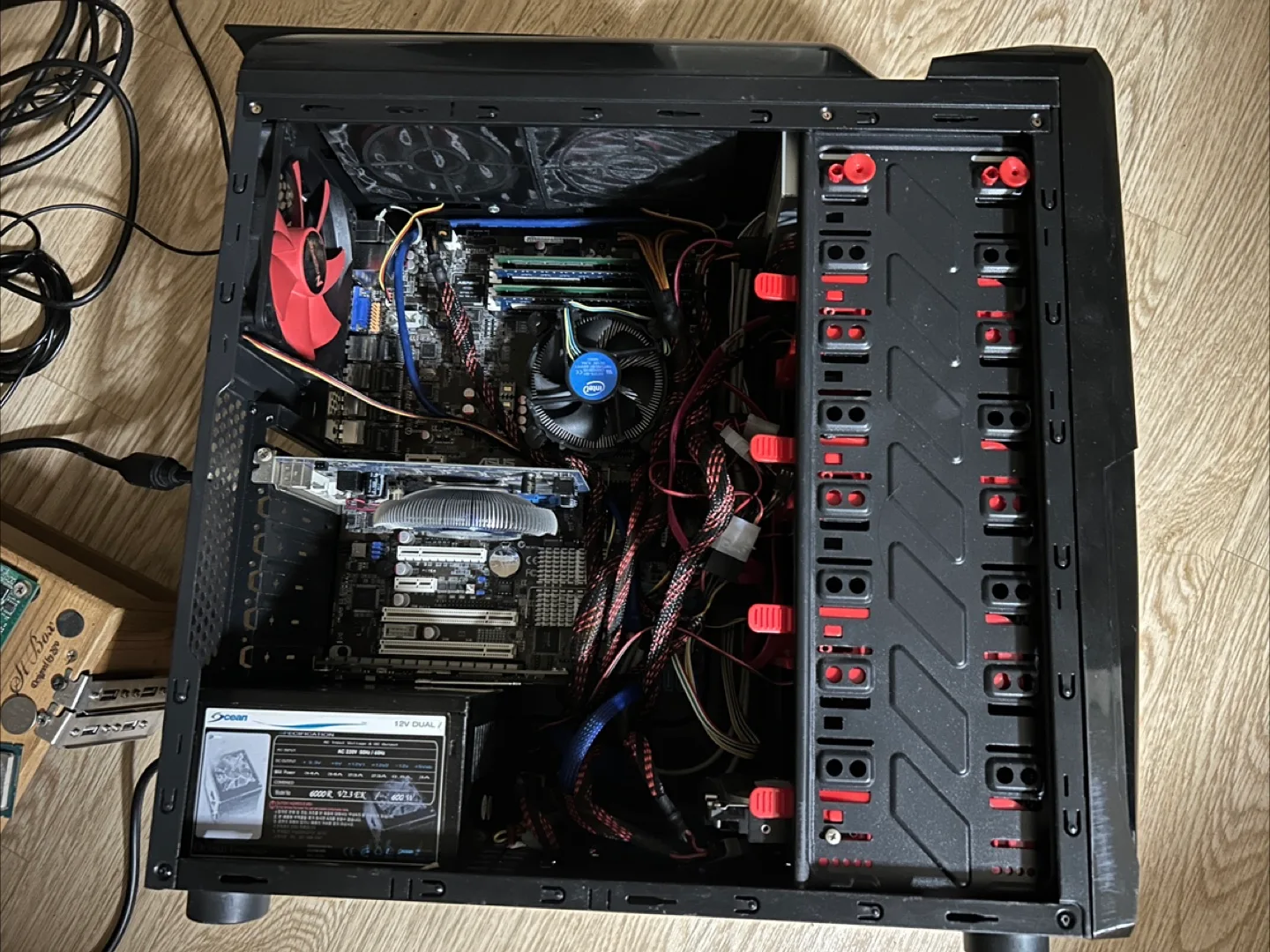 (중고) 서버용 ASUS P9D-E/4L 메인보드 팔아요(제온 e3-1240v3,ssd,32GB 메모리 포함)