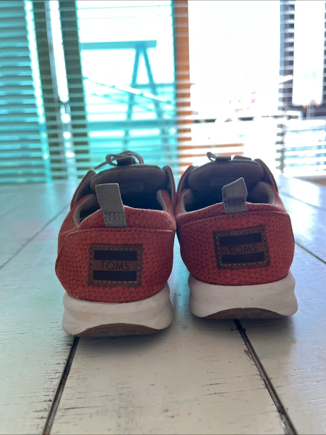 TOMS 탐스 오렌지색 운동화 235