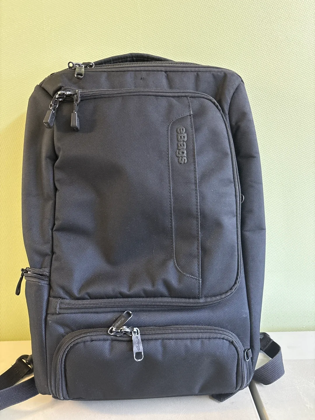 [백팩] eBags 백팩(랩탑,노트북,패드,비즈니스)팝니다