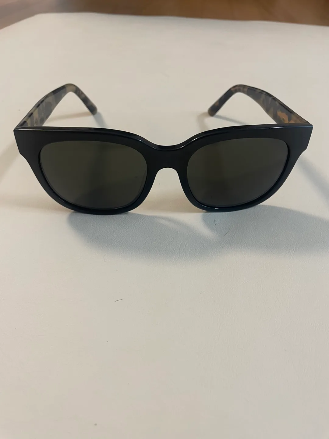 단종된 젠틀몬스터DIDI D 선글라스 팔아여