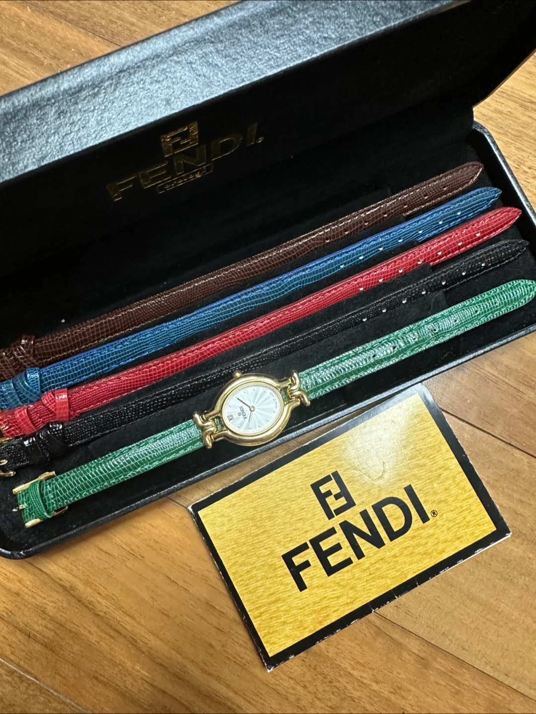 정품 펜디 시계