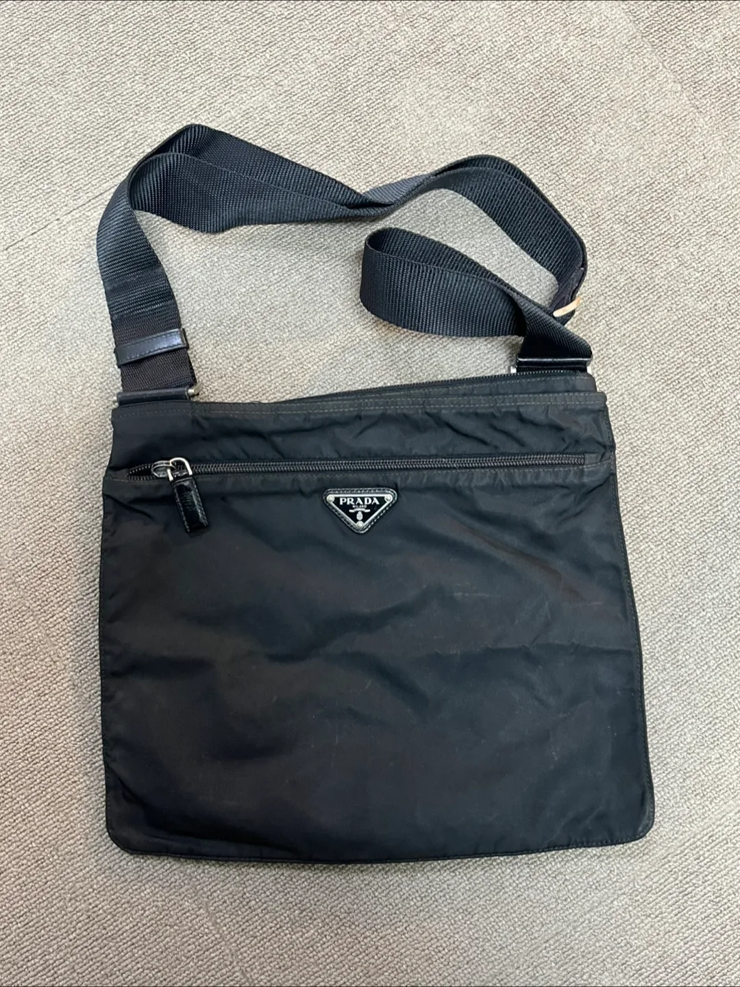 프라다 나일론 크로스백