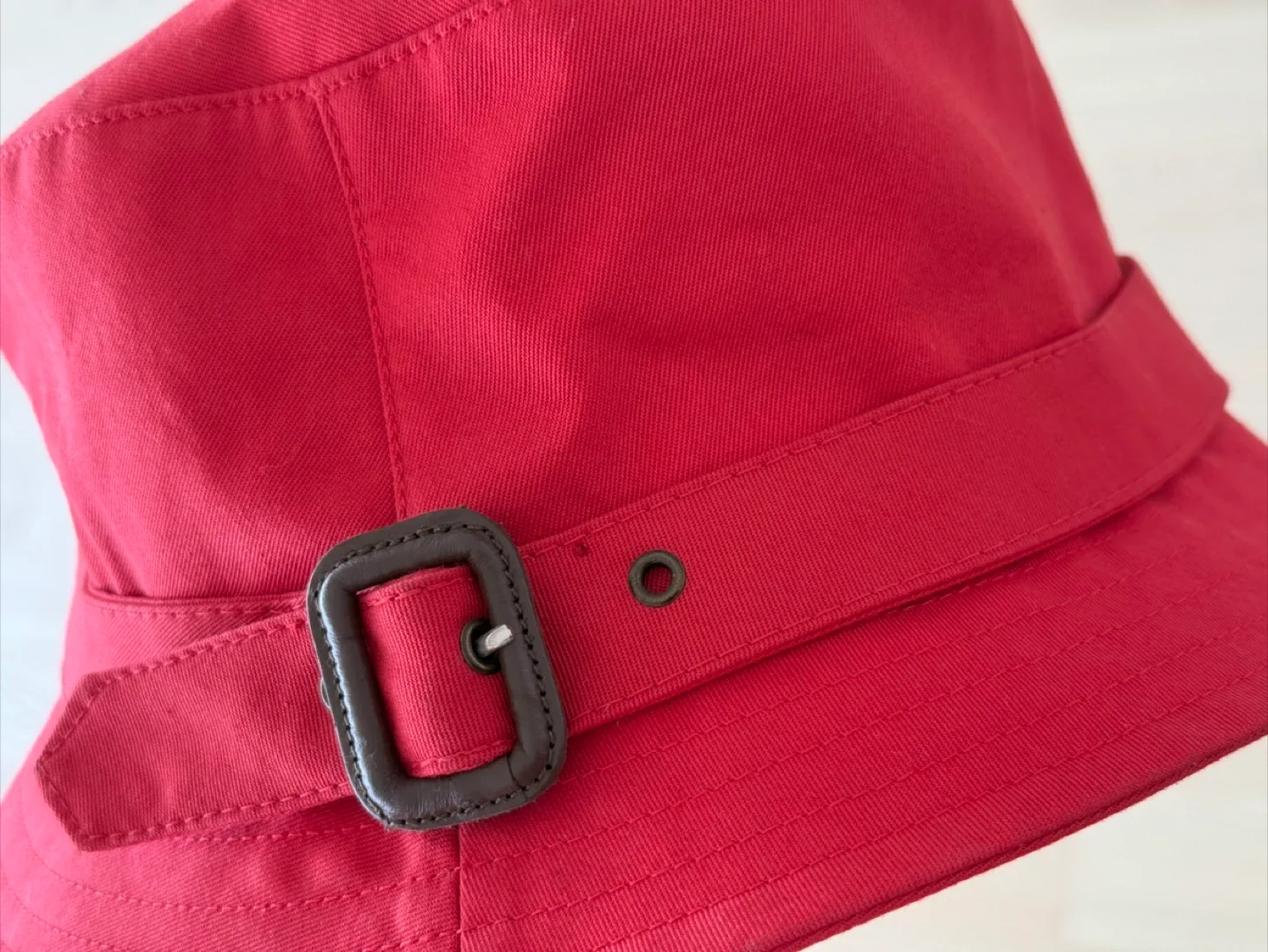 버버리 레드 버킷햇 M