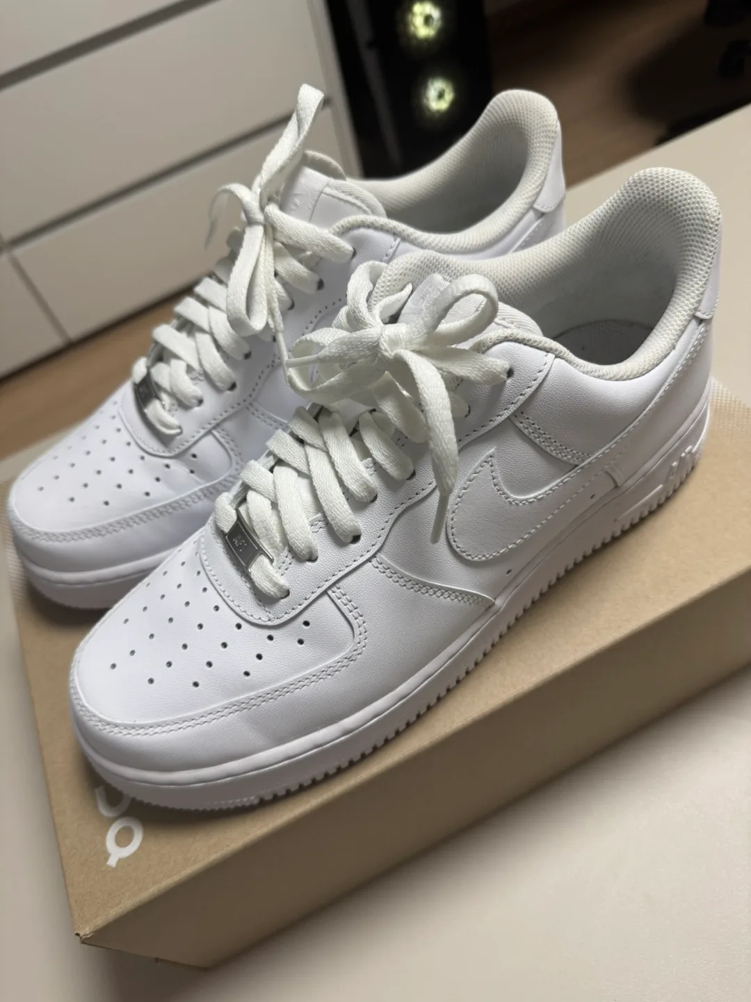 나이키 에어포스1 ‘07 280mm 올백 화이트