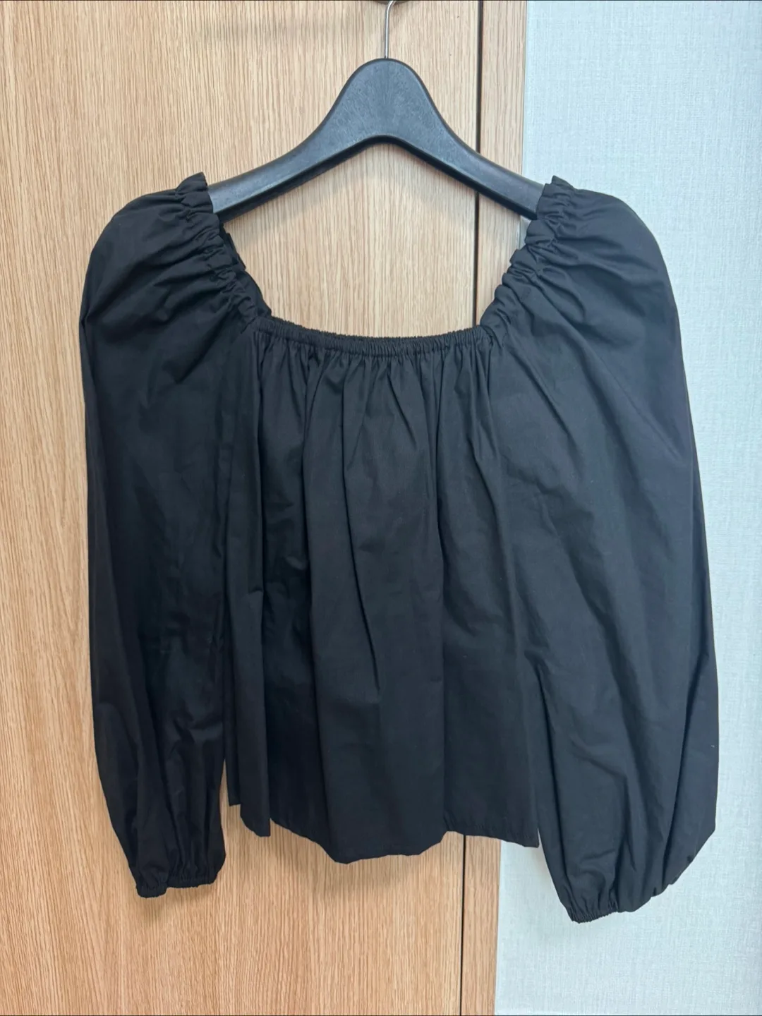 스퀘어넥 블라우스