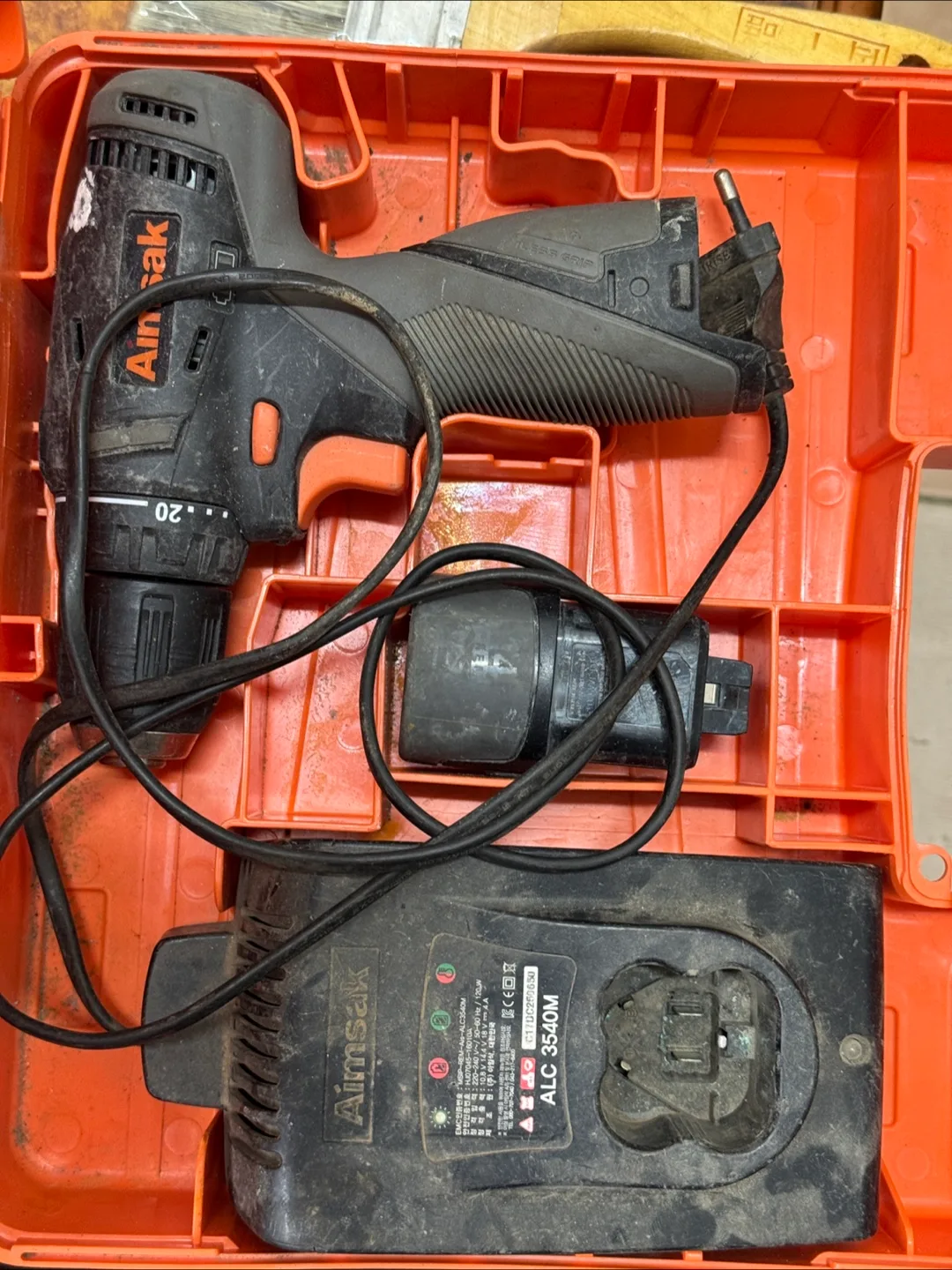 아임삭 중고 임팩드릴 판매합니다